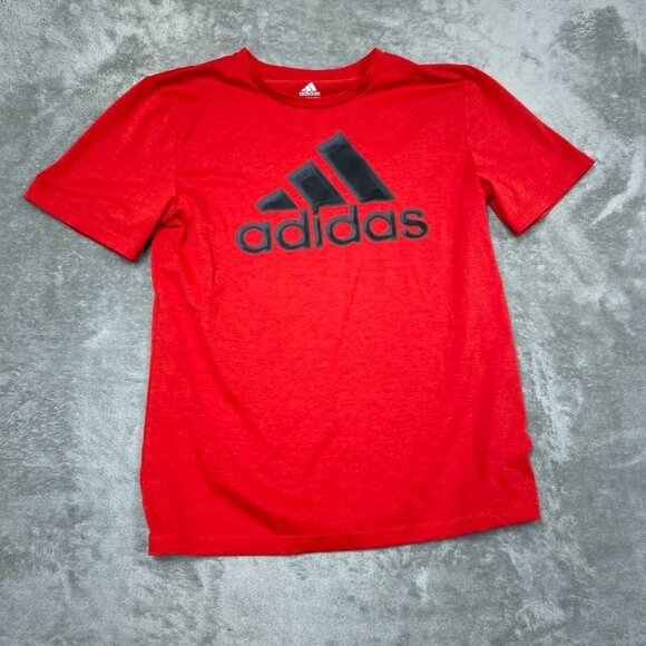 Adidas Red Graphic Logo T-Shirt Size XL 18/20 Boys Casual Crewneck a0790 - Picture 1 of 7